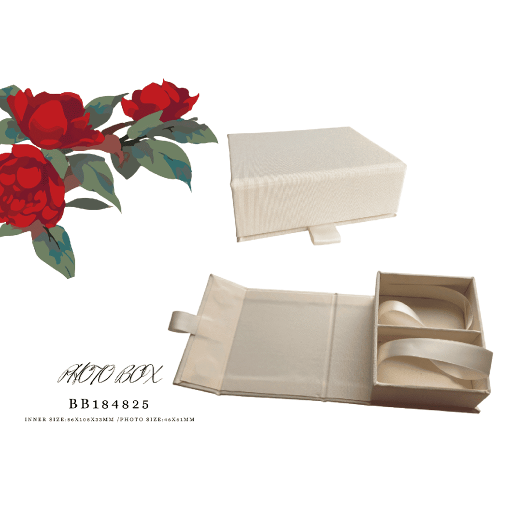 Creamy Linen Divider Photo Box 8.6X10.8X3.3CM